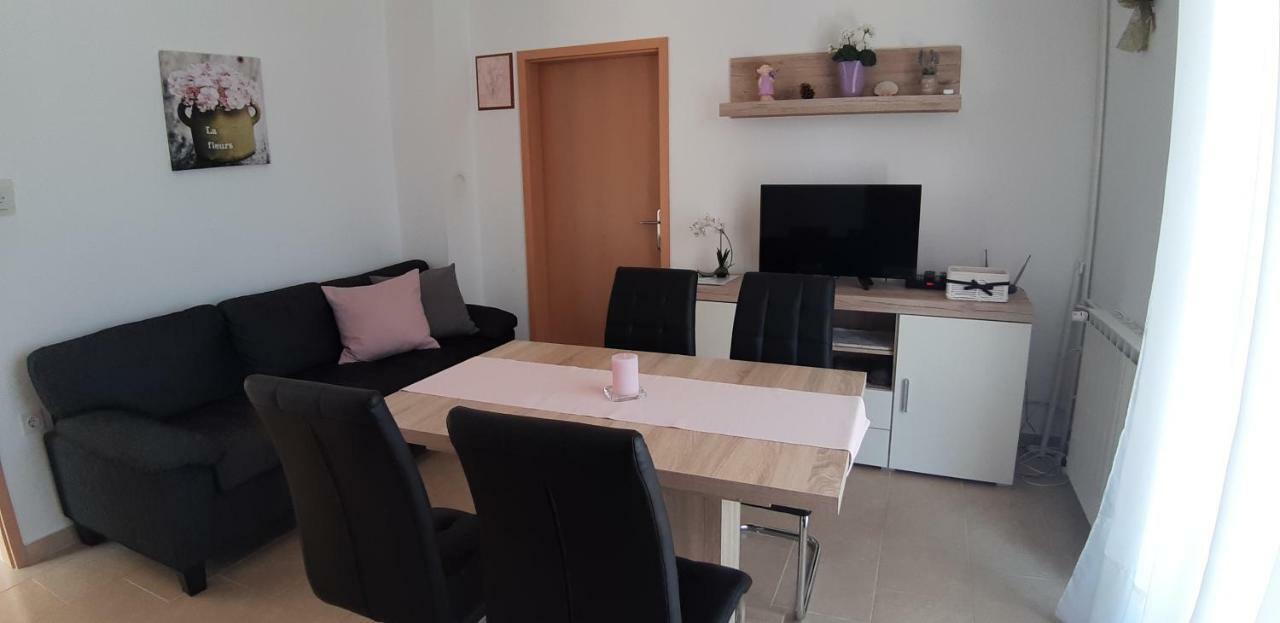 Apartmani Ana Cres Exterior foto