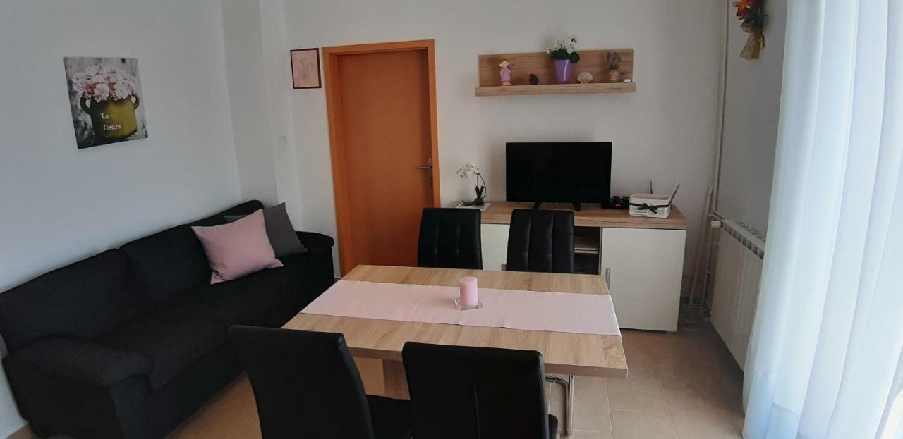 Apartmani Ana Cres Exterior foto